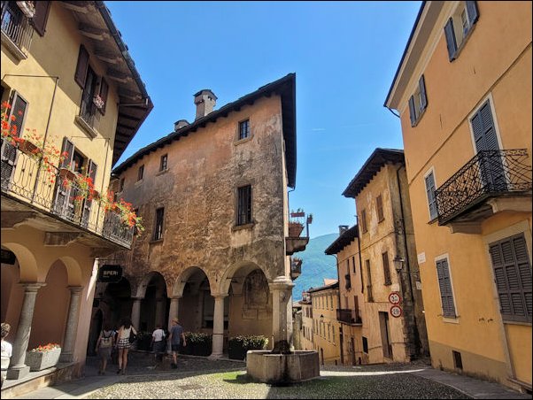 LagoMaggiore22080.jpg